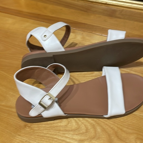 Steve Madden sandles, white - Picture 2 of 6
